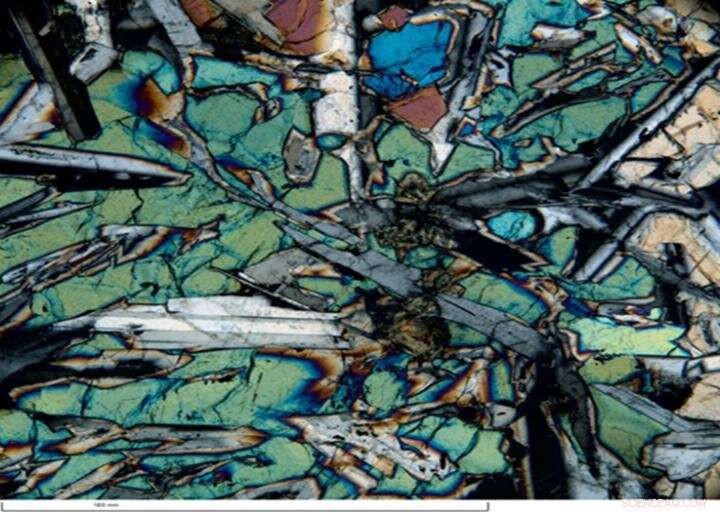 Scientists Identify New Basalt Type Beneath Pacific Ocean