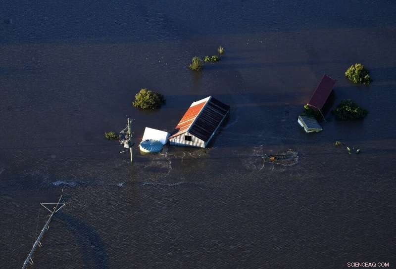 Australia s Big Wet Subsides, Yet Thousands Remain Isolated