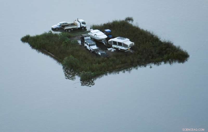Australia s Big Wet Subsides, Yet Thousands Remain Isolated