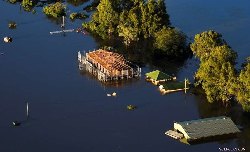 Australia s Big Wet Subsides, Yet Thousands Remain Isolated