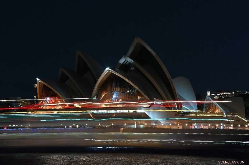 Global Cities Dim Lights for Earth Hour, Spotlighting Nature s Decline