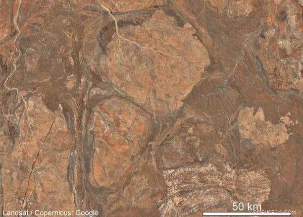 How Adding Mantle Water Reveals the Formation of Earth’s First Continents