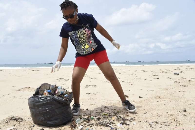 Lagos Beach Clean‑Up: Volunteers Remove Plastic Pollution