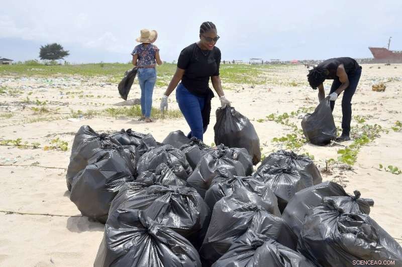 Lagos Beach Clean‑Up: Volunteers Remove Plastic Pollution