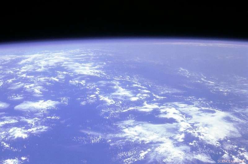 The Role of the Oxygen Cycle in Earth s Evolving Habitability