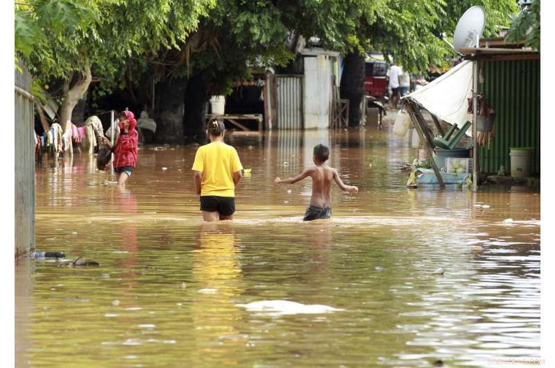 Rescue Efforts Stalled by Damaged Roads Amid Continued Heavy Rains in Indonesia