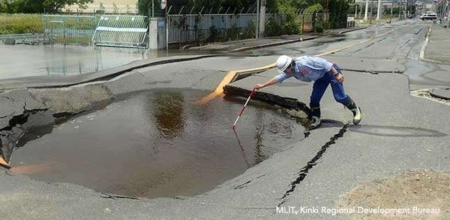 Pre-Event Atmospheric Radon Anomaly Linked to 2018 Northern Osaka Earthquake