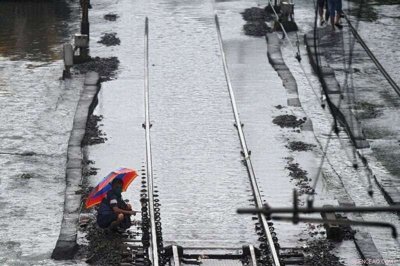 Climate Change Intensifies and Unpredicts India’s Monsoon, Experts Warn