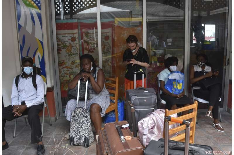 St. Vincent s La Soufrière Volcano Explodes; Cruise Ship Assists Evacuees