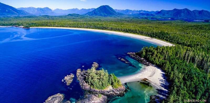 Integrating Indigenous Knowledge to Strengthen Nature Conservation in Canada