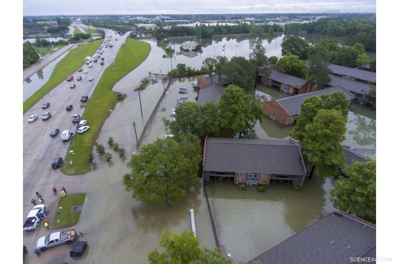 Heavy Flooding in Southern Louisiana: Homes Inundated, Vehicles Swamped, and Major Interstate Closed