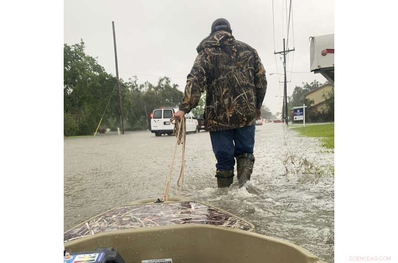 Heavy Flooding in Southern Louisiana: Homes Inundated, Vehicles Swamped, and Major Interstate Closed