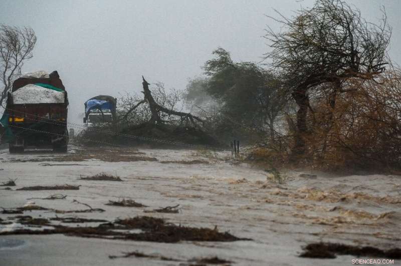 Cyclone Tauktae Claims 27 Lives, Leaves Dozens Missing Amid India s COVID Surge
