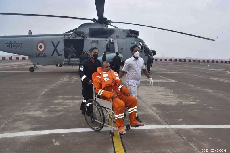 India s Cyclone Death Toll Rises to 84 as Navy Intensifies Search for Missing Sailors