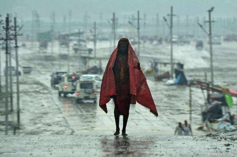 India Issues Cyclone Alert Amid Rising Fatalities
