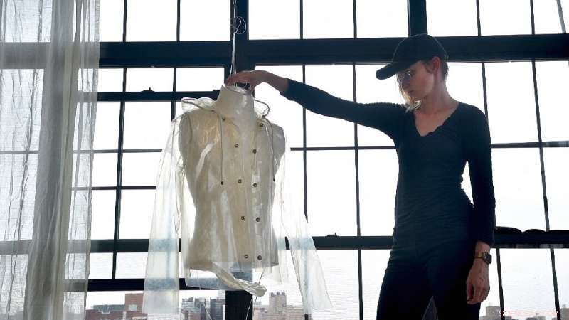 Green Couture: Seaweed Coats & Mushroom Shoes Pave Sustainable Fashion’s Future