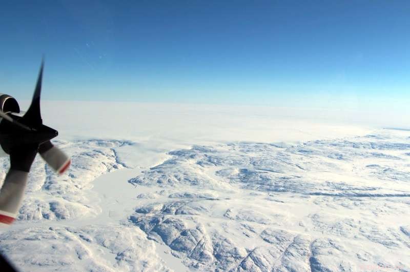 NASA’s Airborne Radar Uncovers Hidden Groundwater Beneath Greenland’s Hiawatha Glacier