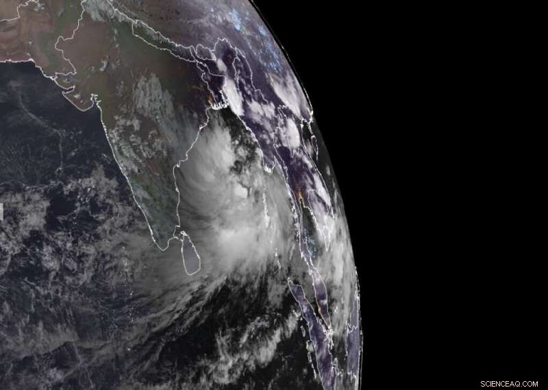 Mass Evacuations Ordered as New Cyclone Threatens India s Eastern Coast