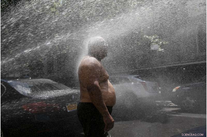 Study Reveals Higher Heat Island Exposure Among Communities of Color