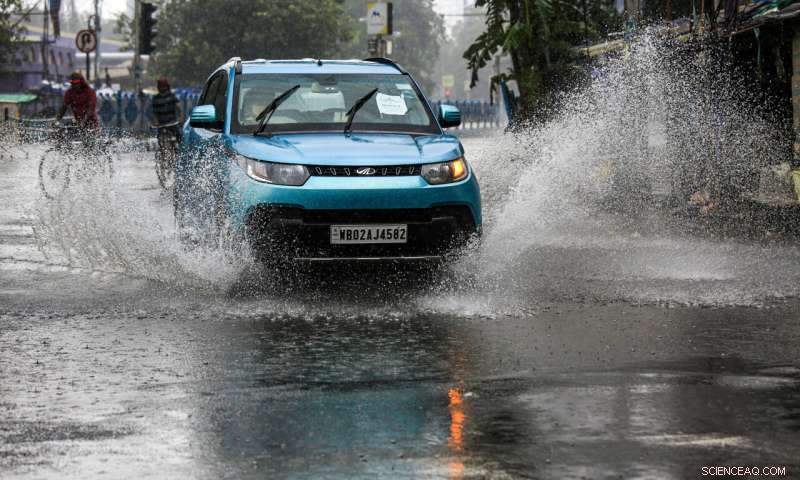 Cyclone Yaas Strikes India and Bangladesh: 6 Fatalities, 1.1 Million Evacuated