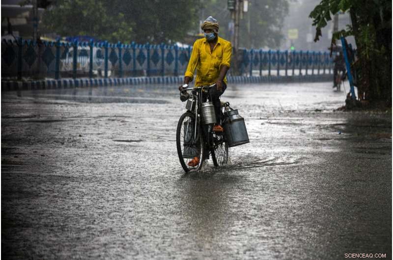 Cyclone Yaas Strikes India and Bangladesh: 6 Fatalities, 1.1 Million Evacuated