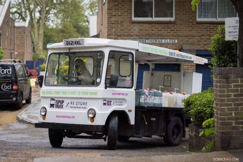 Electric Milk Float Brings Zero-Plastic Groceries to London