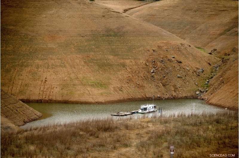 California Reservoirs Strain Under Drought Ahead of Heatwave