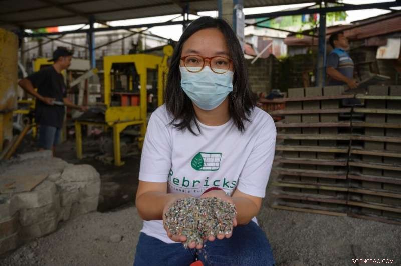 Indonesian Women Combat Plastic Waste, Turning Trash into Reusable Bricks