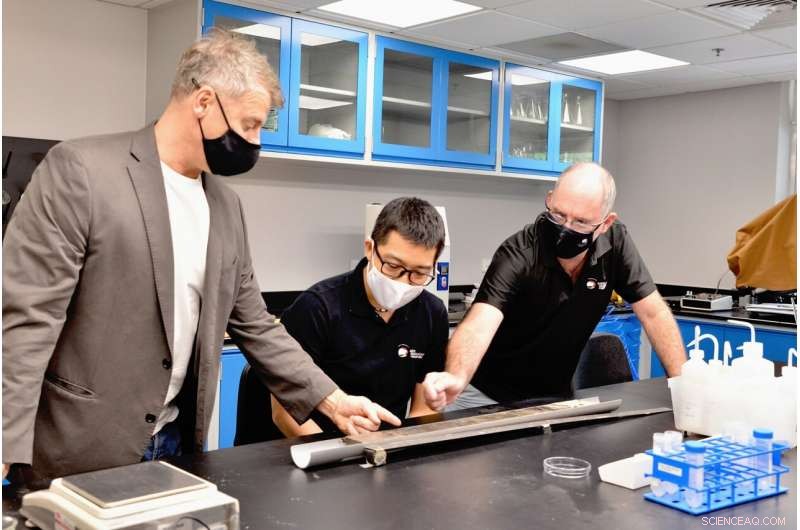 Scientists Set New Benchmarks for Singapore s Sea-Level History