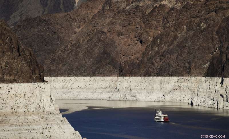 Las Vegas Weighs Linking Growth to Conservation Amid Drought