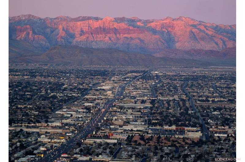 Las Vegas Weighs Linking Growth to Conservation Amid Drought