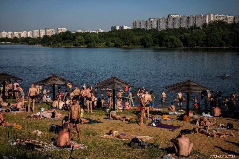 Moscow Endures Unprecedented June Heat Wave, Surpassing 120-Year Temperature Records