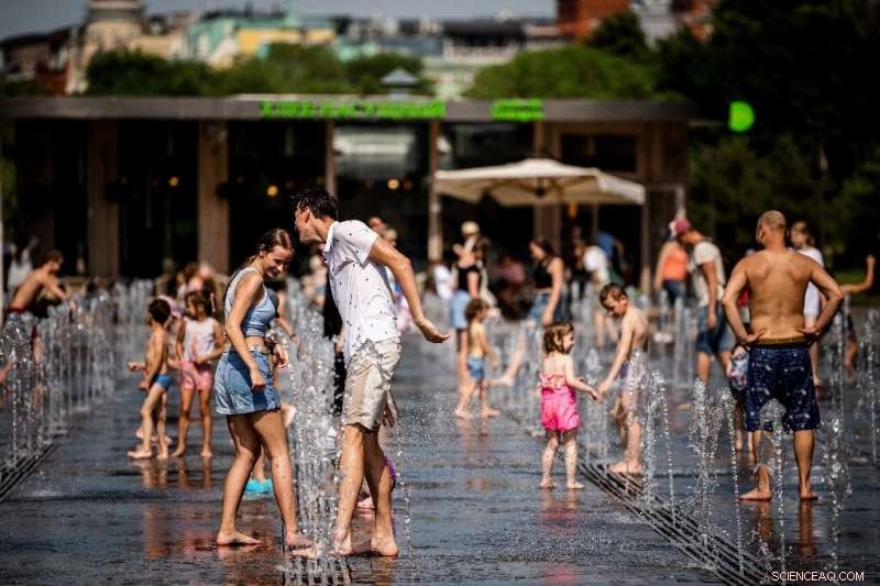 Moscow Endures Unprecedented June Heat Wave, Surpassing 120-Year Temperature Records