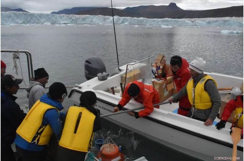 Ocean-Bottom Seismometer Measures Glacier Movement Speed