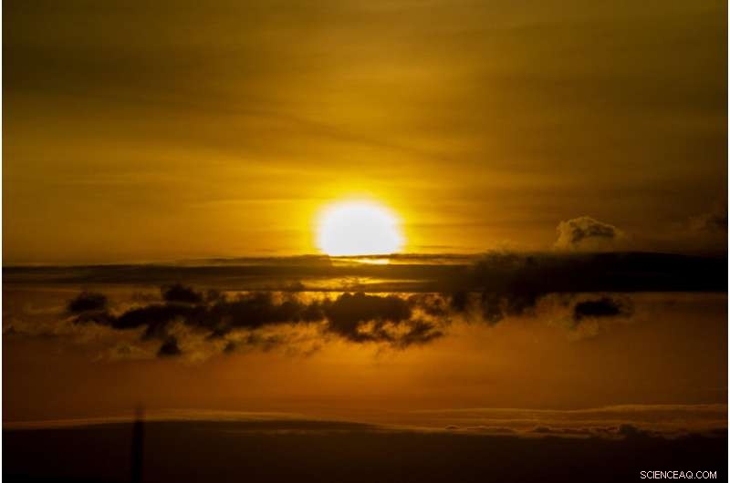 Why Your Thermometer Reads 100°F While the Forecast Predicts 90°F