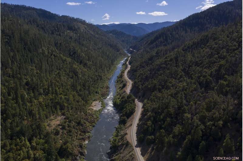Oregon-California Water Crisis Hits Boiling Point: Drought Threatens Klamath River Ecosystem