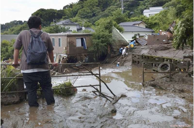 Japan Intensifies Search for Missing People After Mudslide in Atami Resort Town