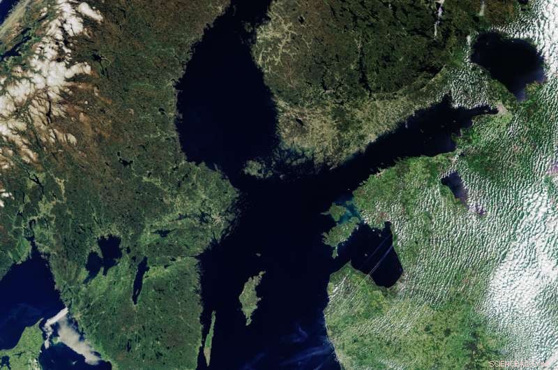 Advanced Satellite Techniques Reveal Rising Coastal Sea Levels