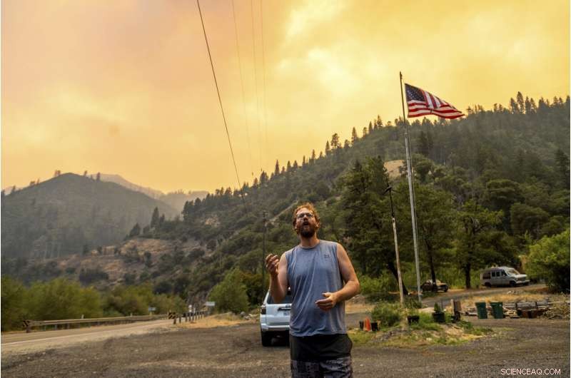 Oregon Wildfire Rages, Destroying Dozens of Homes and Expanding Rapidly