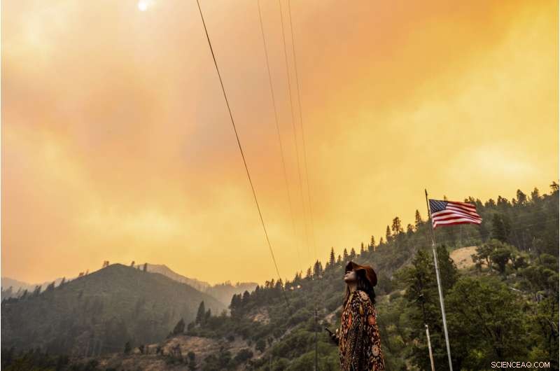 Oregon Wildfire Rages, Destroying Dozens of Homes and Expanding Rapidly