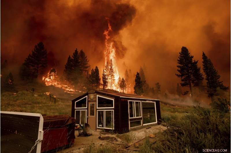 Oregon Wildfire Rages, Consuming an Area the Size of Los Angeles