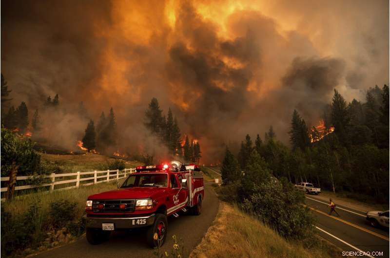 Oregon Wildfire Rages, Consuming an Area the Size of Los Angeles