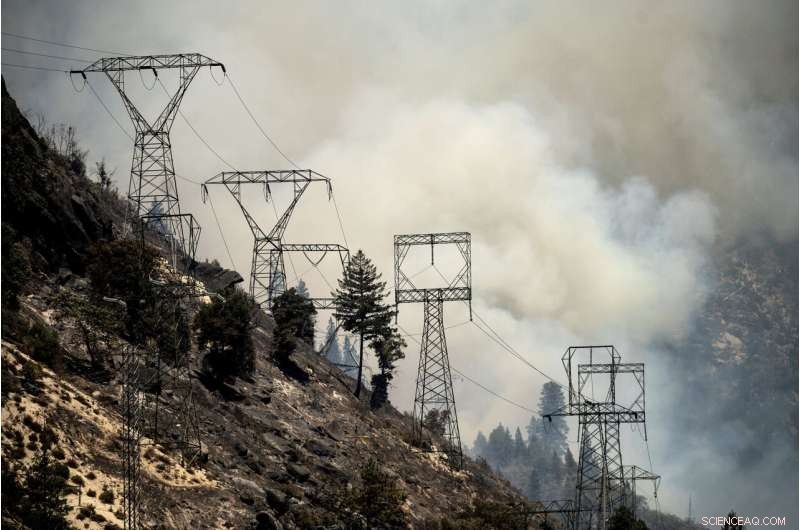 California Wildfire Near Lake Tahoe Spurs Evacuation Orders; Oregon Blaze Escalates
