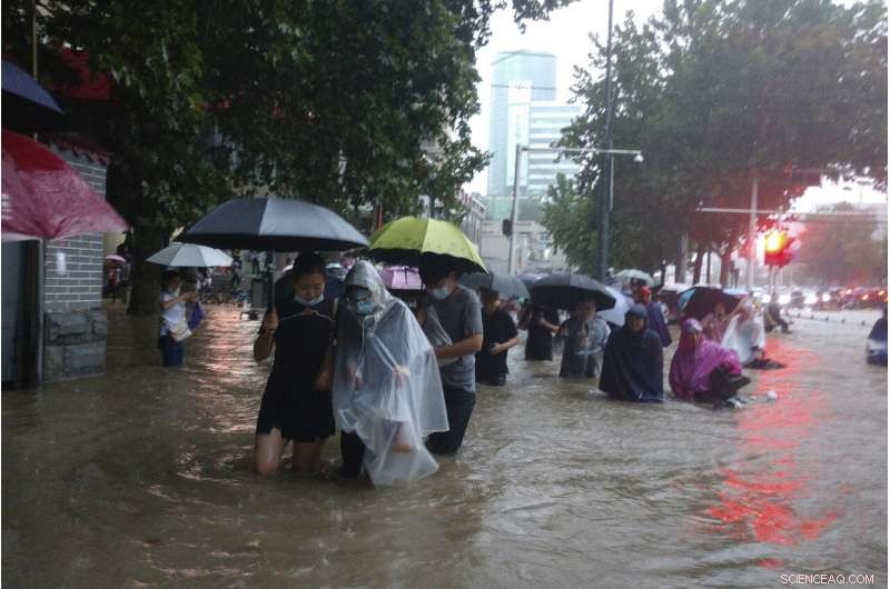 Central China Suffers Record Flooding, Subways Inundated in Zhengzhou