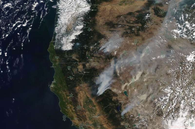 Western Wildfires Expand, Favorable Weather Aids Firefighting Efforts