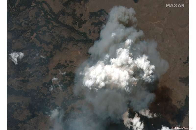 Western Wildfires Expand, Favorable Weather Aids Firefighting Efforts