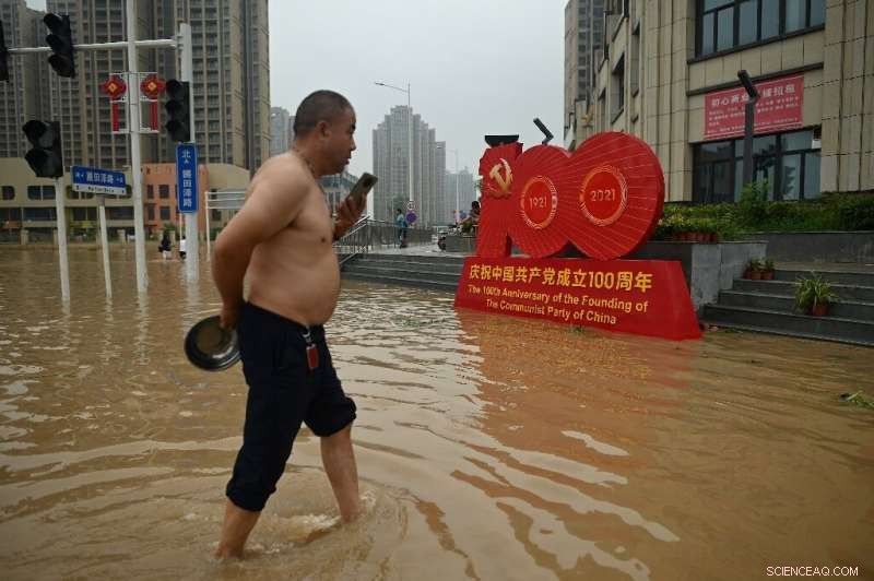 Central China Villagers Evacuated as Typhoon-Triggered Floods Ravage the Region