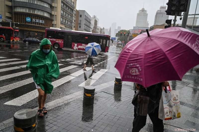 Typhoon In‑Fa Rips Through Eastern China, Flooding Communities but No Major Damage