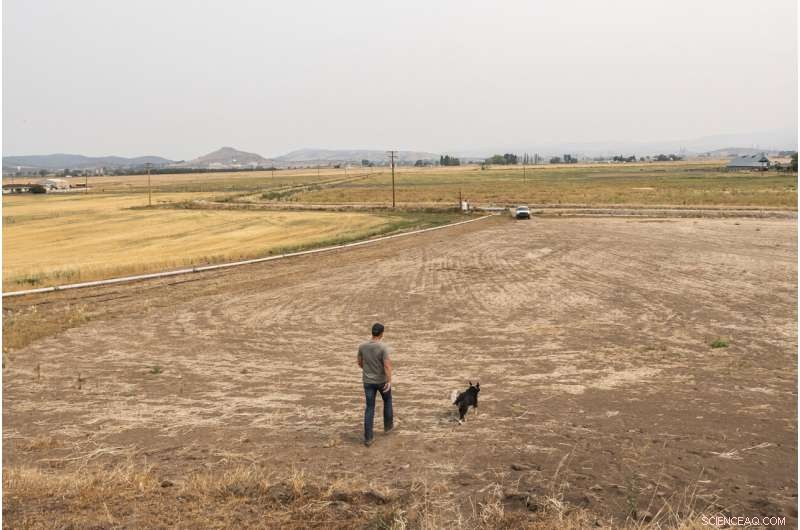 Homes Lose Water as Wells Dry Up in Drought-Stricken Basin