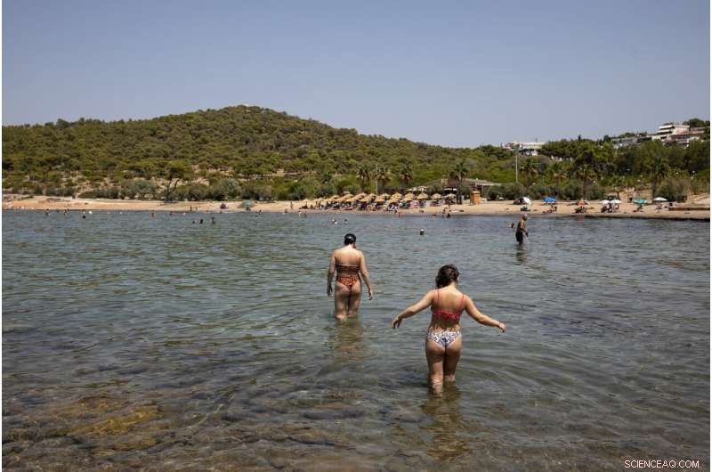 Greece Enhances Fire Patrols and Power Line Checks Amid Heat Emergency